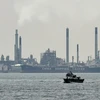 Nhà máy lọc dầu trên đảo Bukom, Singapore ngày 18/1. (Nguồn: AFP/TTXVN)