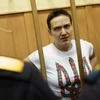 Nữ phi công Nadiya Savchenko tại phiên tòa ở Moskva, Nga ngày 7/11/2014. (Nguồn: AFP/TTXVN)