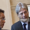 Ngoại trưởng Nhật Bản Fumio Kishida và người đồng cấp Italy Paolo Gentiloni. (Nguồn: Getty)