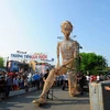 Festival Huế 2016: Chú rối khổng lồ 7,5m dạo bước trên phố