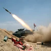 Chính phủ Iraq bắn rocket nhằm vào mục tiêu của phiến quân trong chiến dịch giải phóng Fallujah ngày 26/5. (Nguồn: AFP/TTXVN)