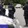 Cảnh sát Pháp triển khai trên các đường phố ở Magnanville. (Nguồn: AFP/TTXVN)