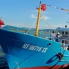 Tàu cá vỏ thép HT 96716 TS được hạ thủy và bàn giao cho ngư dân Hà Tĩnh. (Nguồn: Ảnh Đậu Hà/TTXVN)