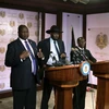 (Từ trái sang) Phó Tổng thống Riek Machar, Tổng thống Salva Kiir, Phó Tổng thống James Wani Igga. (Nguồn: AFP/TTXVN)