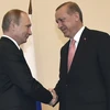 Tổng thống Nga Vladimir Putin (trái) và người đồng cấp Thổ Nhĩ Kỳ Recep Tayip Erdogan. (Nguồn: AFP/TTXVN)