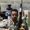  Các tay súng Houthi tuần tra tại Sanaa, Yemen ngày 25/8. (Nguồn: EPA/TTXVN)