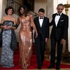Bà Michelle Obama "hạ gục" mọi tín đồ thời trang với đầm ánh kim