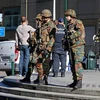 Cảnh sát Bỉ điều tra tại nhà ga Brussels-North ở thủ đô Brussels ngày 5/10, sau khi một cảnh báo bom được ban bố ở nhà ga này và tòa nhà Portalis của cơ quan Công tố liên bang. (Nguồn: AFP/TTXVN)