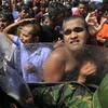 Người biểu tình Sri Lanka đụng độ với cảnh sát khi phản đối dự án của Trung Quốc. (Nguồn: Reuters)