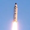 Tên lửa đạn đạo tầm trung Pukguksong-2 của Triều Tiên được phóng từ căn cứ không quân Banghyon, tỉnh Bắc Pyongan ngày 12/2. (Nguồn: YONHAP/TTXVN)