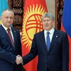 Tổng thống Moldova Igor Dodon (trái) và Tổng thống Kyrgyzstan Almazbek Atambayev. (Nguồn: akipress.com) 