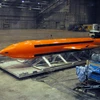Một quả bom GBU-43/B (MOAB) tại Trung tâm quân bị của lực lượng không quân Eglin ở Florida, Mỹ. (Nguồn: EPA/TTXVN)