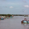 Tàu cá neo đâu trên sông Cái Bé-Cái Lớn, Kiên Giang. (Ảnh: Lê Sen/TTXVN)