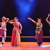 Các nghệ sỹ múa Ấn Độ trong một tiết mục biểu diễn. (Ảnh: Minh Đức/TTXVN)