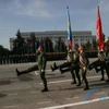 Lực lượng Dân quân Nhân dân LPR trong buổi tập dượt cho cuộc diễu hành Chiến thắng diễn ra tại quảng trường Teatralnaya ở Lugansk vào ngày 9/5. (Nguồn: dninews.com)