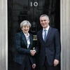  Thủ tướng Anh Theresa May (trái) và Tổng Thư ký Tổ chức Hiệp ước Bắc Đại Tây Dương Jens Stoltenberg (phải) tại nhà số 10 phố Downing ngày 10/5. (Nguồn: EPA/TTXVN)