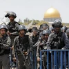 Cảnh sát Israel gác tại thành cổ Jerusalem ngày 28/7. (Nguồn: EPA/TTXVN)