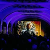 Khán giả theo dõi phim "Game of Thrones" tại Moskva, Nga ngày 17/7. (Nguồn: AFP/TTXVN)