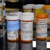 Những lọ thuốc giảm đau được giới thiệu trong một cuộc họp báo ở New York. (Nguồn: AFP/TTXVN)