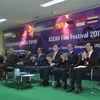 Đại sứ các nước ASEAN và đại diện nước chủ nhà Campuchia tại cuộc họp báo. (Ảnh: Phan Minh Hưng/TTXVN)