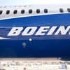 Logo của hãng Boeing trên chiếc máy bay Boeing 787-10 Dreamliner. (Nguồn: AFP/TTXVN)