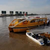 Tàu vận tải hành khách đường sông tại bến Bạch Đằng. (Ảnh: An Hiếu/TTXVN)
