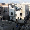  Hiện trường một vụ không kích do liên quân Arab tiến hành ở Sanaa, Yemen ngày 11/11. (Nguồn: THX/TTXVN)