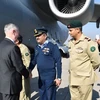 Bộ trưởng Quốc phòng Pakistan Khurram Dastgir Khan (thứ ba, phải) đón người đồng nhiệm Mỹ Jim Mattis (thứ ba, trái) trong chuyến thăm Pakistan tại Islamabad ngày 4/12/2017. (Nguồn: AFP/TTXVN)