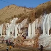 [Video] Thác nước đóng băng đẹp như cổ tích ở Trung Quốc 