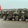 Hệ thống tên lửa Iskander của Nga tham gia tập dượt chuẩn bị cho cuộc diễu binh ở Moskva ngày 20/4/2010. (Nguồn: AFP/TTXVN)