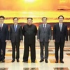 Nhà lãnh đạo Triều Tiên Kim Jong-un (thứ 3, trái) tiếp đoàn đặc phái viên Tổng thống Hàn Quốc ngày 5/3. (Nguồn: Yonhap/TTXVN)