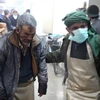 Nạn nhân sau các cuộc không kích được điều trị tại một cơ sở y tế ở Đông Ghouta, Syria ngày 7/3. (Nguồn: AFP/TTXVN)