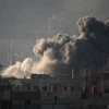 Khói bốc lên sau các cuộc giao tranh ở Zamalka, Đông Ghouta, Syria ngày 12/3. (Nguồn: AFP/TTXVN)