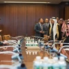 Tổng thư ký LHQ Guterres trong cuộc gặp Thái tử Saudi Arabia Mohammed bin Salman (phải) tại trụ sở LHQ ở New York (Nguồn: AFP/TTXVN)