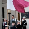 Quốc vương Qatar Emir Sheikh Tamim bin Hamad Al Thani (phải) gặp Bộ trưởng Quốc phòng Mỹ Jim Mattis tại Lầu Năm Góc ngày 9/4. (Nguồn: AFP)
