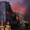 [Photo] Công ty giấy cháy ngùn ngụt trong Khu công nghiệp Vĩnh Lộc