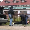  Cảnh sát Bosnia and Herzegovina bắt giữ một nghi phạm. (Nguồn: AFP/ TTXVN)
