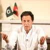 Chính trị gia Imran Khan phát biểu trên đài truyền hình toàn quốc ở Islamabad ngày 26/7. (Nguồn: THX/TTXVN)