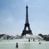  Tháp Eiffel tại thủ đô Paris, Pháp ngày 27/7. (Ảnh: AFP/TTXVN)