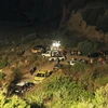Lực lượng cứu hộ được triển khai tại khu vực xảy ra lũ quét ở hẻm núi Raganello ngày 20/8. (Ảnh: AFP/TTXVN)