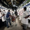 Một khu chợ ở Athens, Hy Lạp. (Ảnh: AFP/TTXVN)