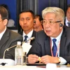 Thứ trưởng Bộ Quốc phòng Việt Nam Nguyễn Chí Vịnh (bên phải) phát biểu tại hội nghị. (Ảnh: Hồng Hà/TTXVN)