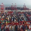 Cảng hàng hóa Dương Sơn ở miền đông Trung Quốc. (Ảnh: THX/TTXVN)