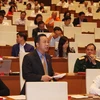 Đại biểu Quốc hội tỉnh Bến Tre Lưu Bình Nhưỡng phát biểu. (Ảnh: Nguyễn Dân/TTXVN)
