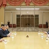 Ông Andrew Kim (tóc bạc) trong cuộc họp giữa Ngoại trưởng Mỹ Mike Pompeo và nhà lãnh đạo Triều Tiên Kim Jong-un hôm 9/5. (Ảnh: KTV)