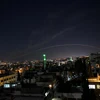 Hệ thống phòng không Syria đánh chặn vụ tấn công bằng tên lửa trên bầu trời Damascus, tối 25/12/2018. (Ảnh: THX/TTXVN)