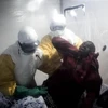 Điều trị cho bệnh nhân nhiễm Ebola tại Beni, CHDC Congo ngày 15/8/2018. (Ảnh: AFP/TTXVN)