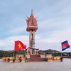 Đài Hữu nghị Việt Nam - Campuchia trong ngày khánh thành tại thành phố Sen Monorom, tỉnh Mondolkiri. (Ảnh: Phan Minh Hưng/TTXVN)