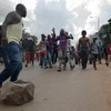 Người biểu tình phản đối tăng giá nhiên liệu phong tỏa đường phố tại Harare, Zimbabwe, ngày 14/1/2019. (Ảnh: AFP/TTXVN)