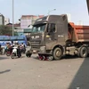 Ôtô tải quệt vào xe máy ở ngã tư, 1 người tử vong tại chỗ